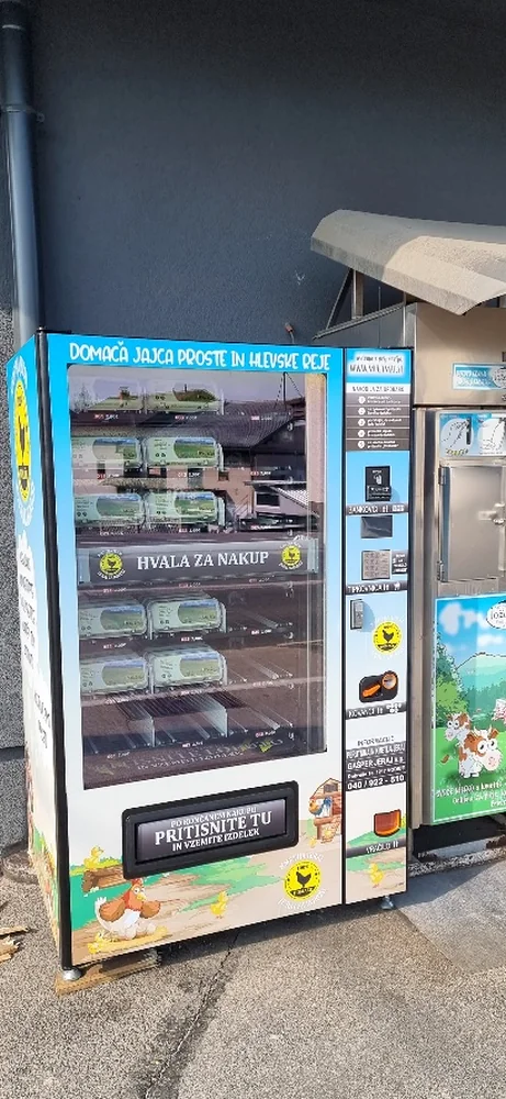 Perutninarstvo Gašper Jeraj – egg vending machine